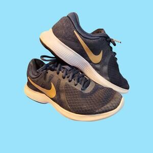 Nike Revolution 4 Running Shoes
